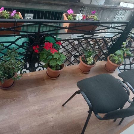 Emi&Mari Appartement Tbilisi Buitenkant foto