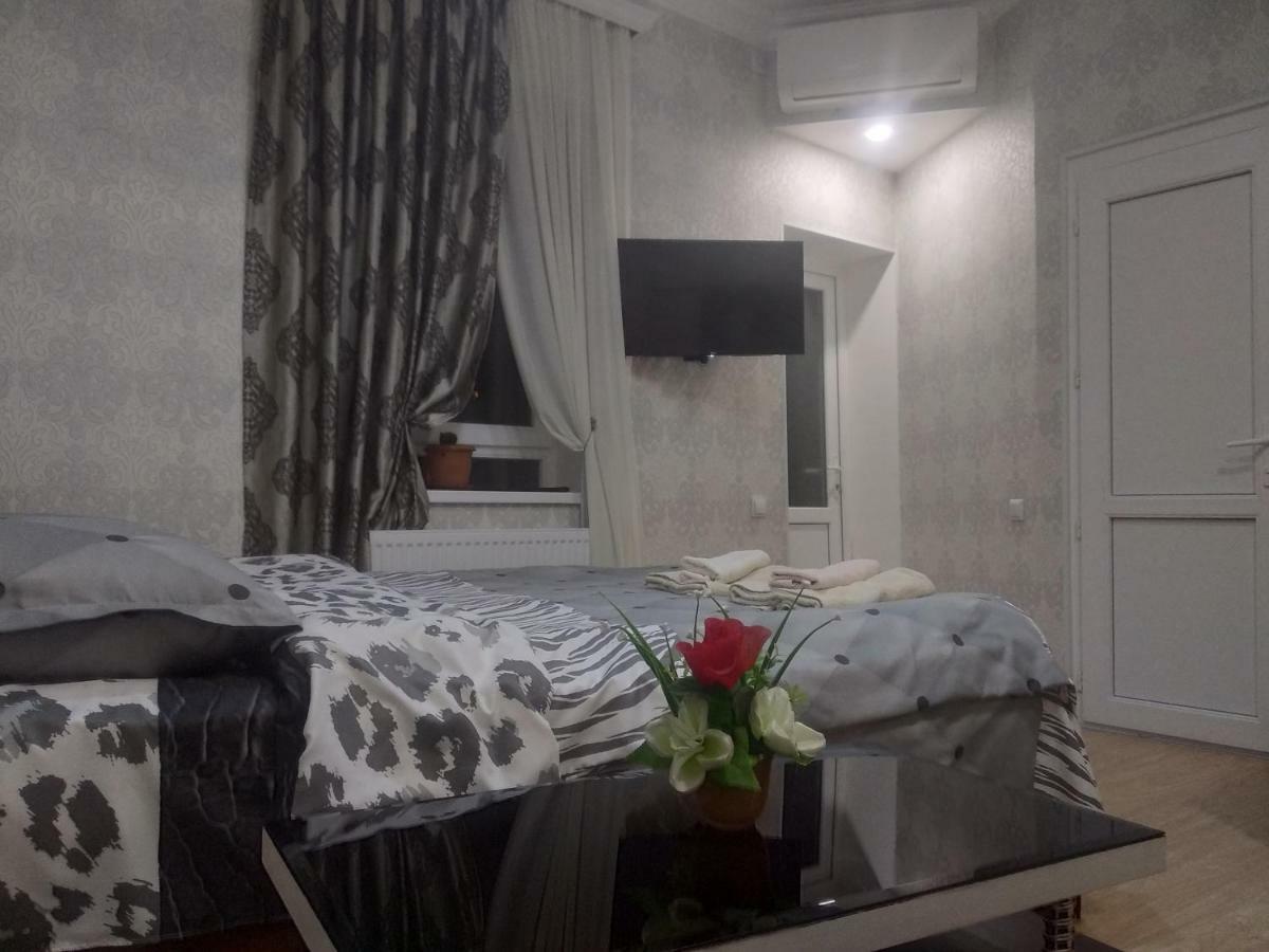 Emi&Mari Appartement Tbilisi Buitenkant foto