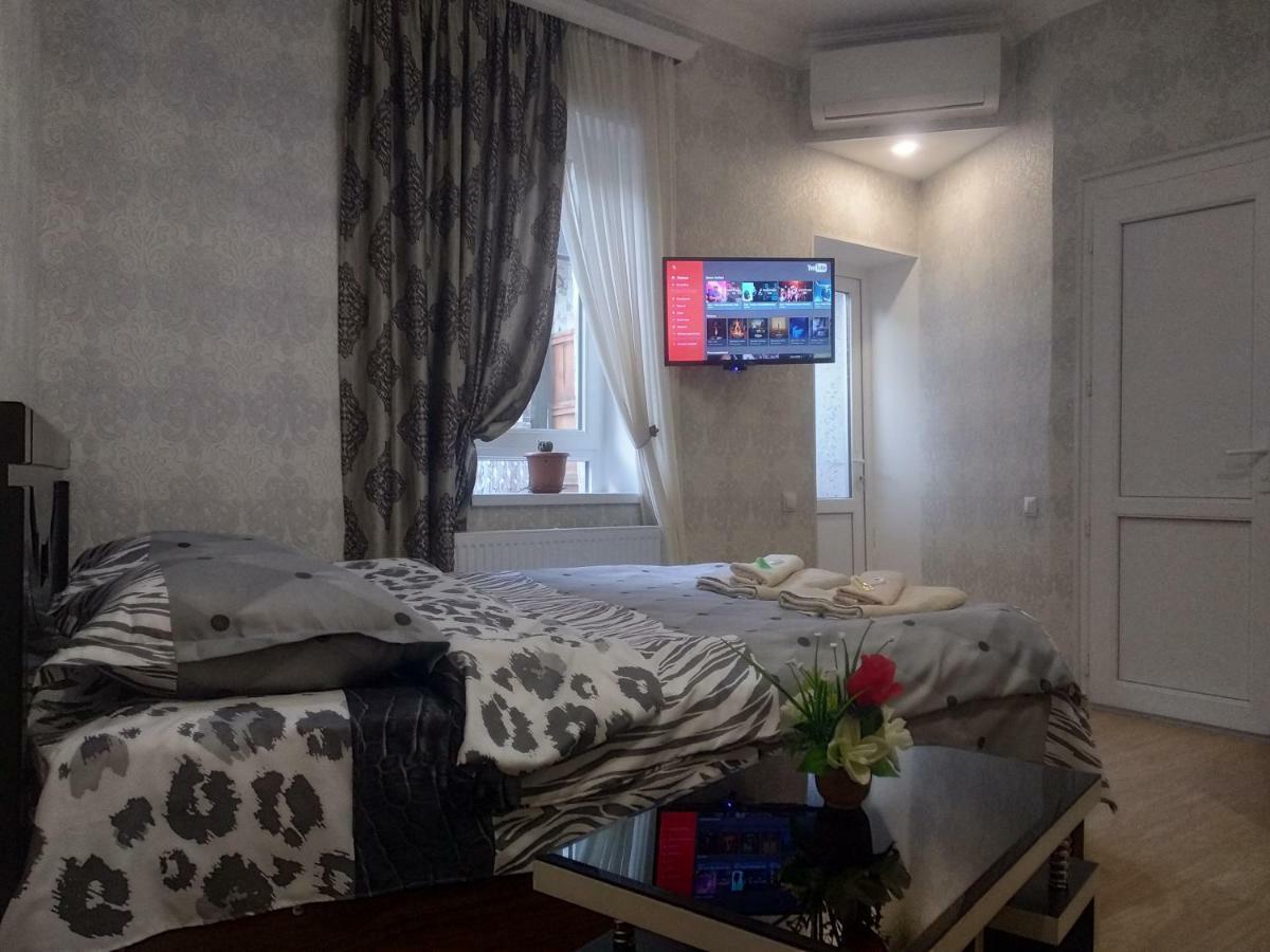 Emi&Mari Appartement Tbilisi Buitenkant foto